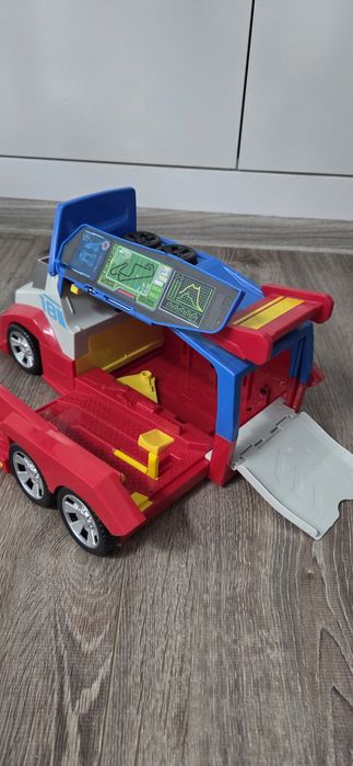 Masina de curse a cățeilor Paw Patrol