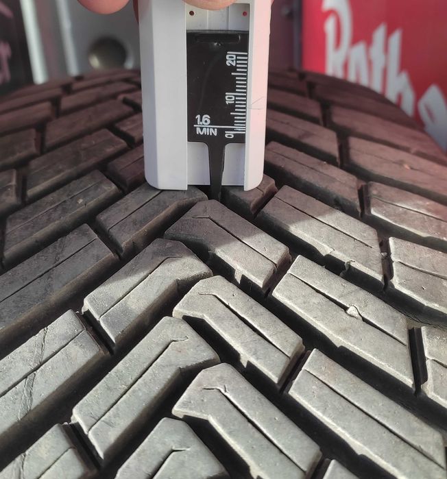 Anvelope iarnă 215/65R17 CONTINENTAL