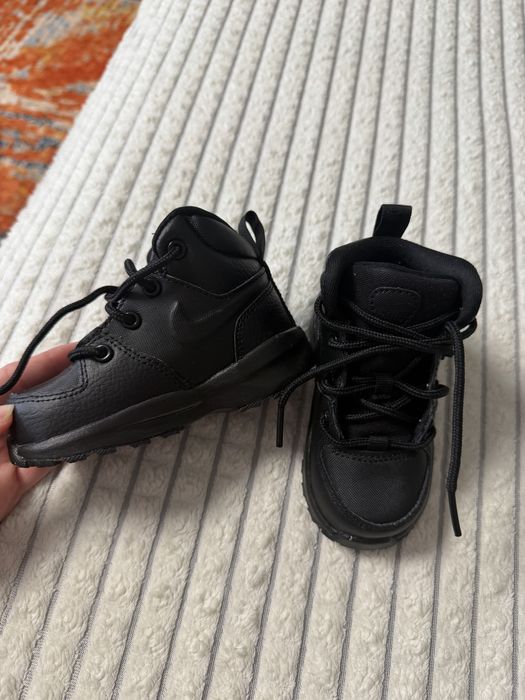NIKE боти/ обувки за момче