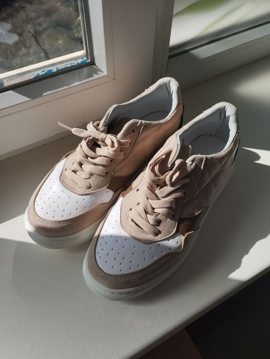 Продам кроссовки