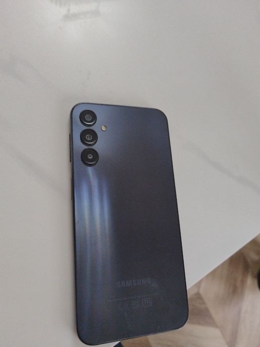 Продам смартфон самсунг А 24