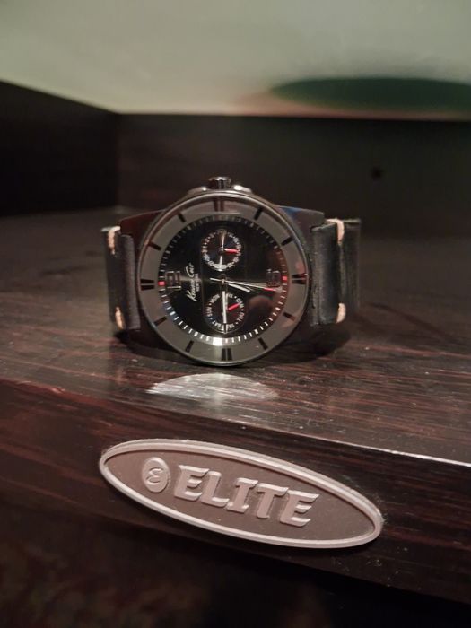 Часовник  Kenneth Cole