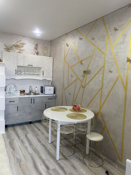 Сдам квартиру на длительный срок девушкам!