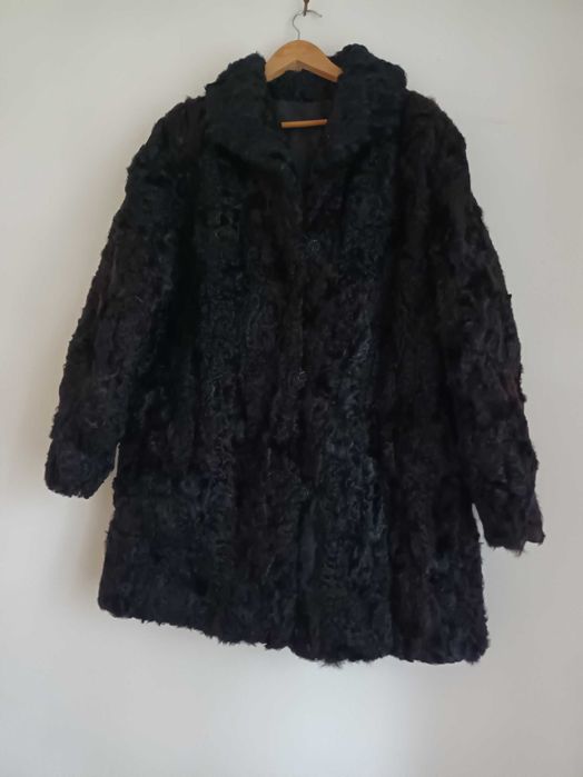 Haină din blană naturală (astrahan)