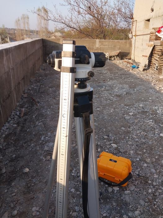 Инструмент нивелир