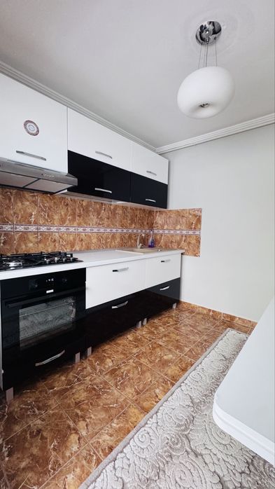 Inchiriez apartament 2 camere Micro 17