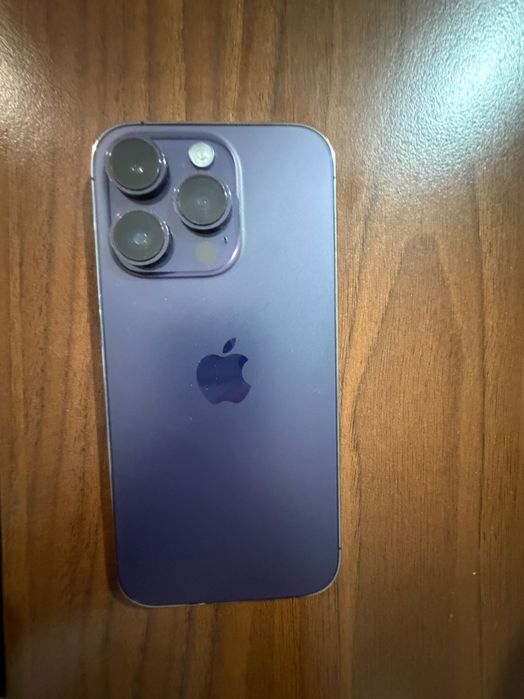 Телефон Iphone 14 pro