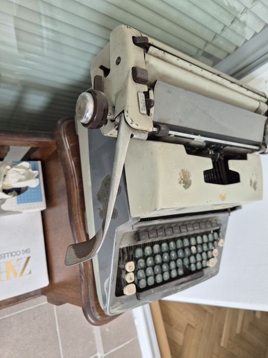 Vand masina de scris Consul