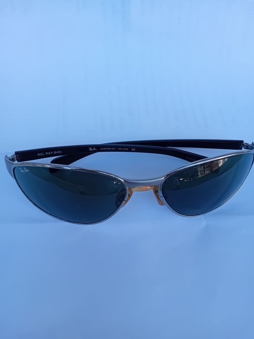 Vând ochelari de soare originali Ray-Ban.