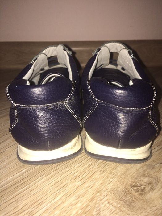 Детские кроссовки