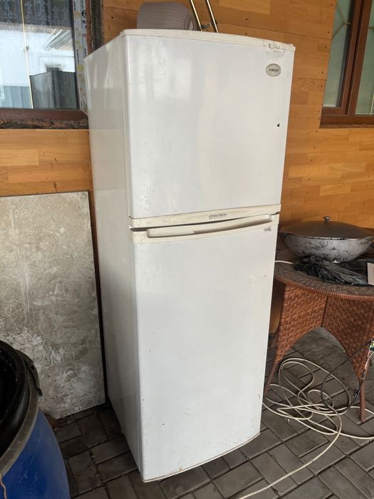 Морозильник и холодильник