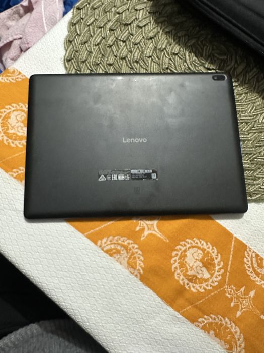 Tableta samsung si lenovo