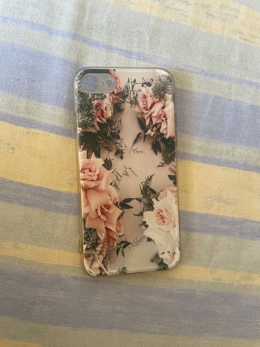 Кейсове за IPhone SE 2020