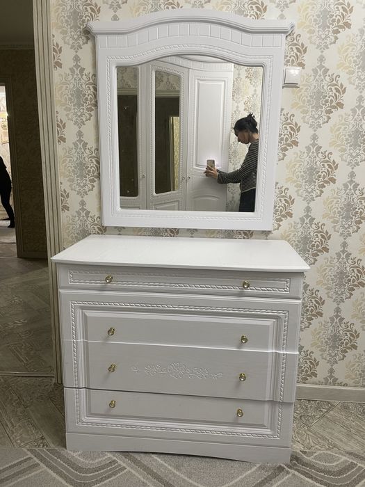 Продам комплект мебели