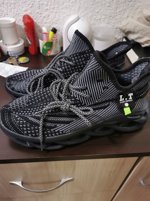 Продавам маратонки 43номер