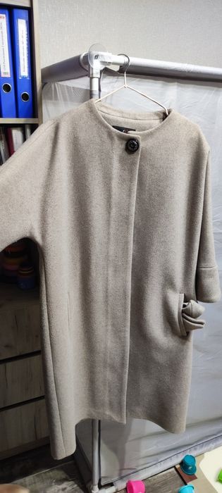 Продам осенние пальто. Размер 50-52