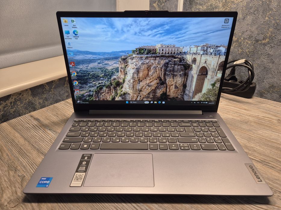 Ноутбук Lenovo Corei5 12450H для работы SSD 500гб