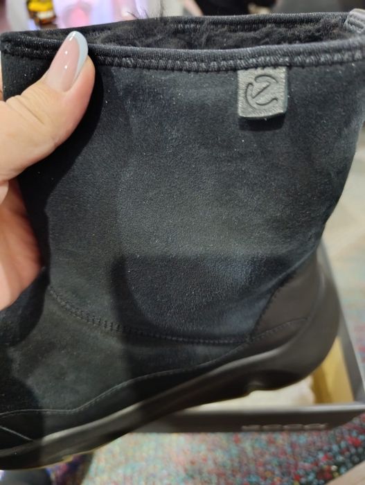 Vând ghete îmblănite  din piele nubuc,,ECCO"