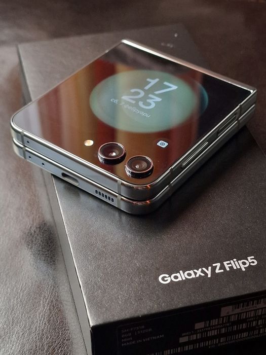 Samsung Galaxy  Z Flip 5  512 gb