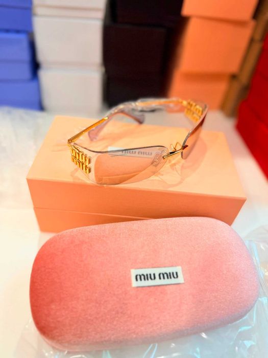 Ochelari de soare miu miu