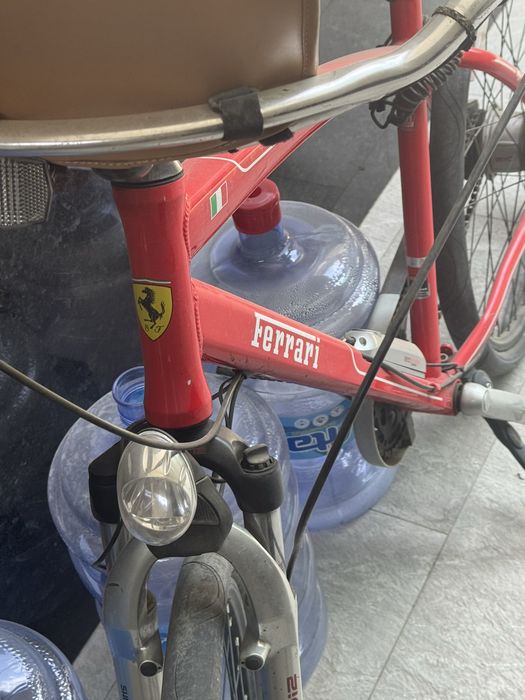 Velosiped  ferrari orginal tiniq