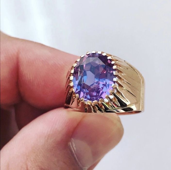 Золотое кольцо 583 пробы с александритом