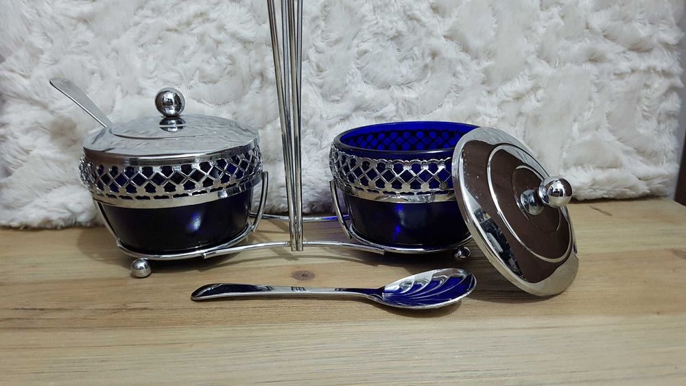 Посребрен к-т,антикварни предмети от Италия.