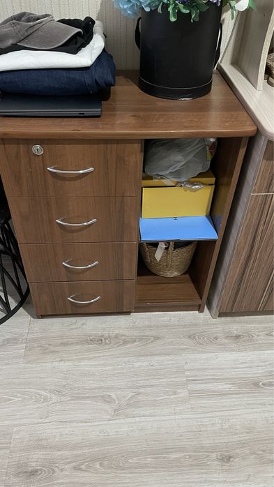 Срочно продам шкаф комод