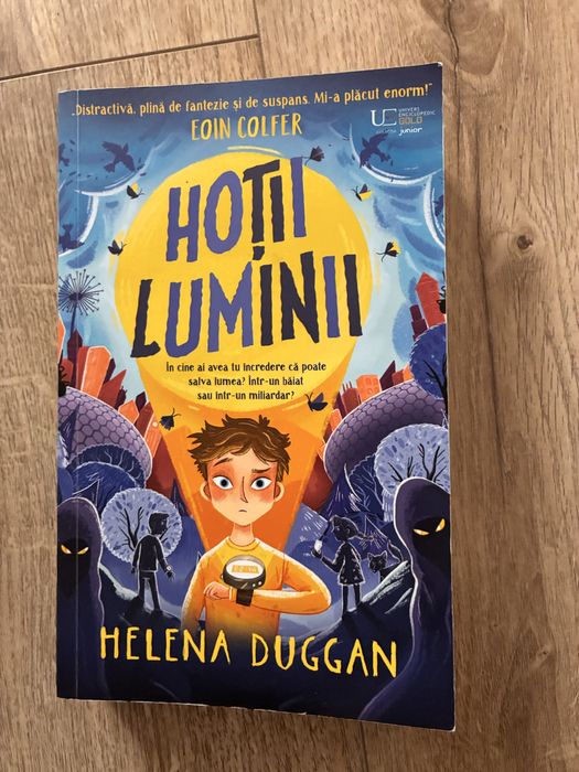 Hotii luminii - Helena Duggan