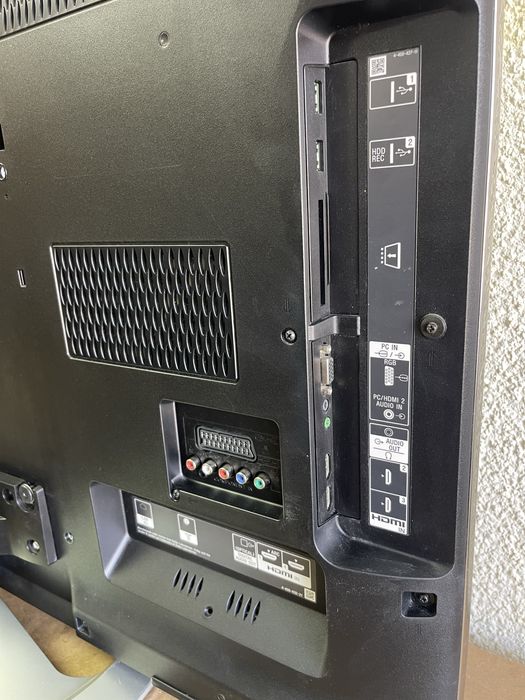 Телевизор SONY Full HD LED 40“ - KDL-40HX750