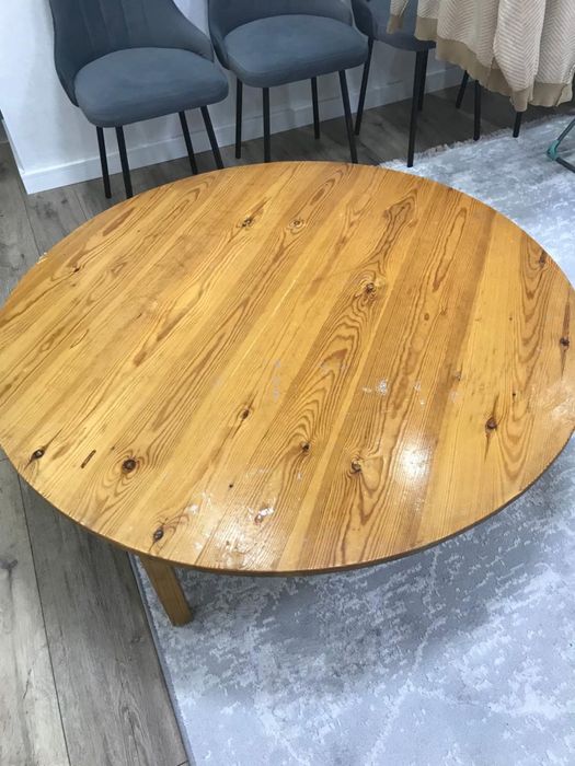 Круглый стол чистое дерево