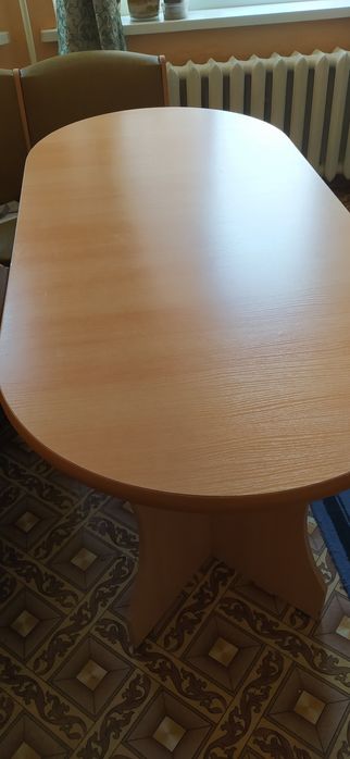 Стол овальное 1.50*0.70, хорошее качество