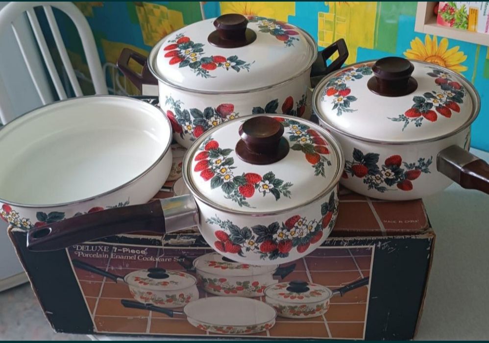 Продам эмалированый набор