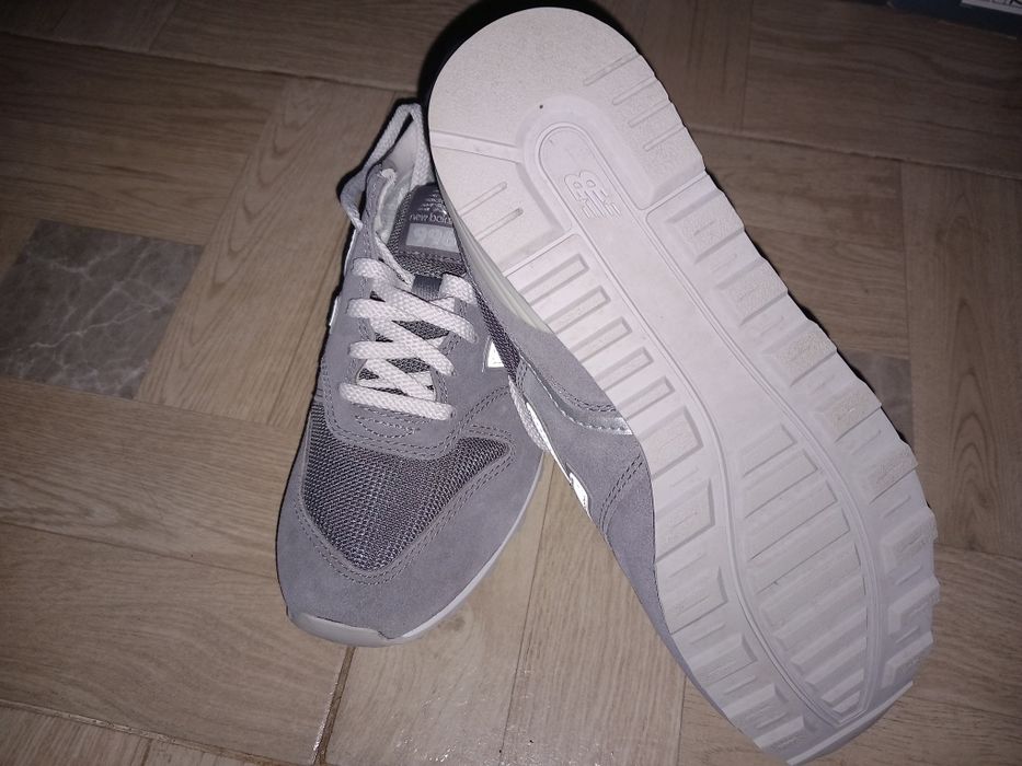 Adidași new balance