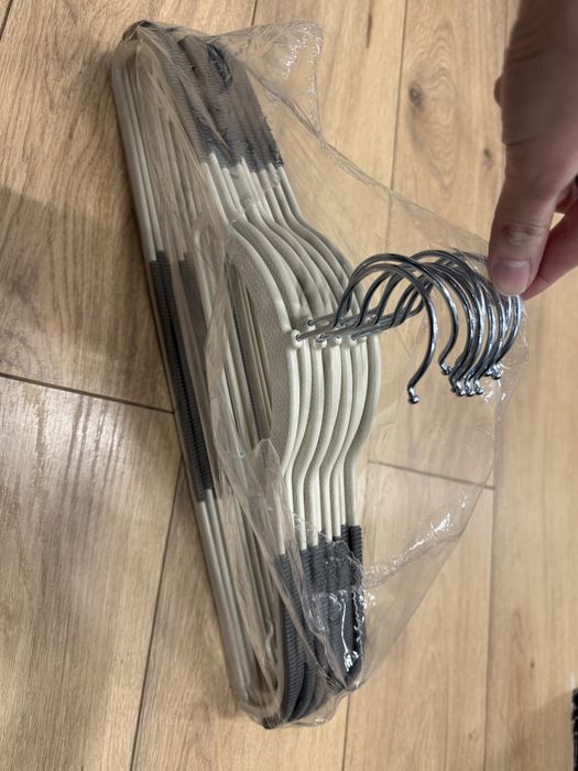 Вешалки для одежды (новые)