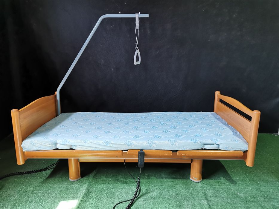 Електрическо болнично легло