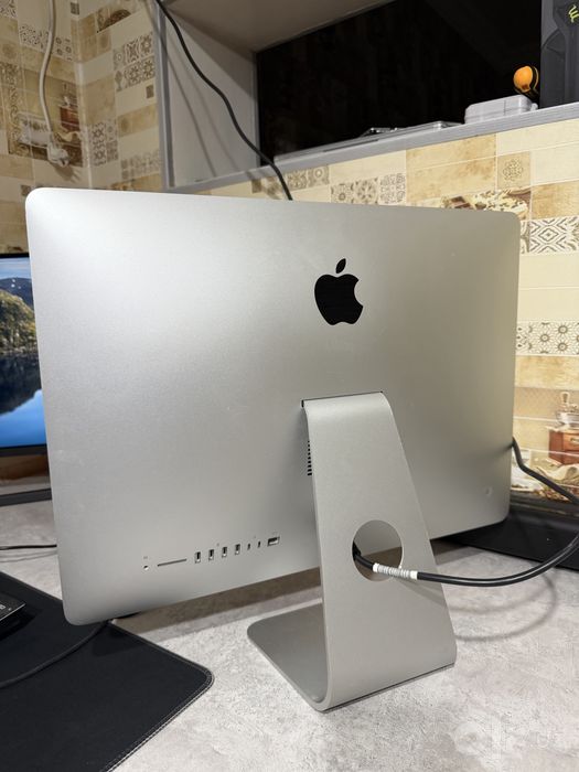 Apple iMac 21.5” 2017 | 16GB RAM | Magic Mouse