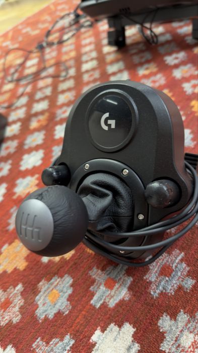 Игровой контроллер Logitech G923 + педали + driving force shifter