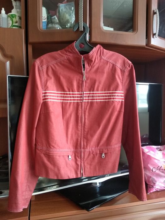 Ветровки женские