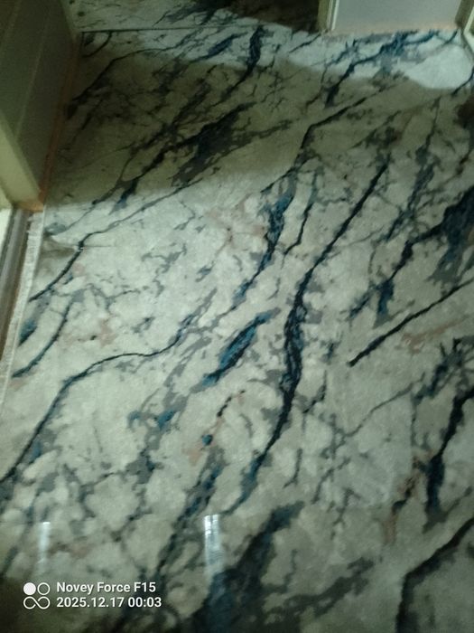 Gilam srochna sotiladi