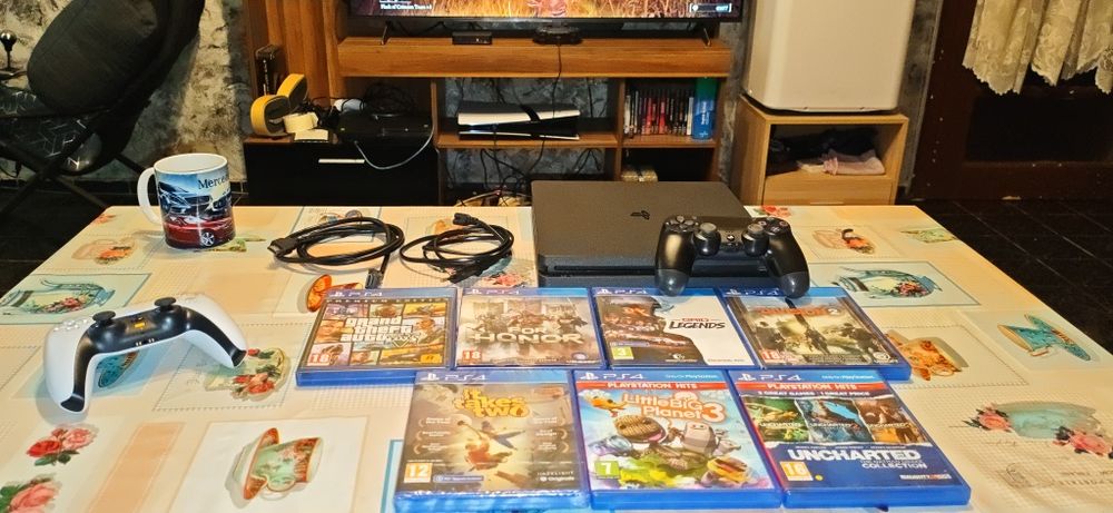 КОМПЛЕКТ  Playstation 4 + 7 Игри ТОП оферта