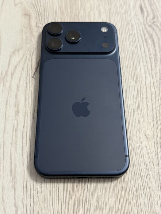 iPhone 17 Pro Max Blue 512 Gb!