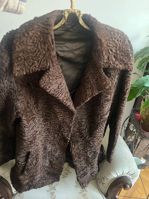 Естествен астраган дамско палто цвят кафе