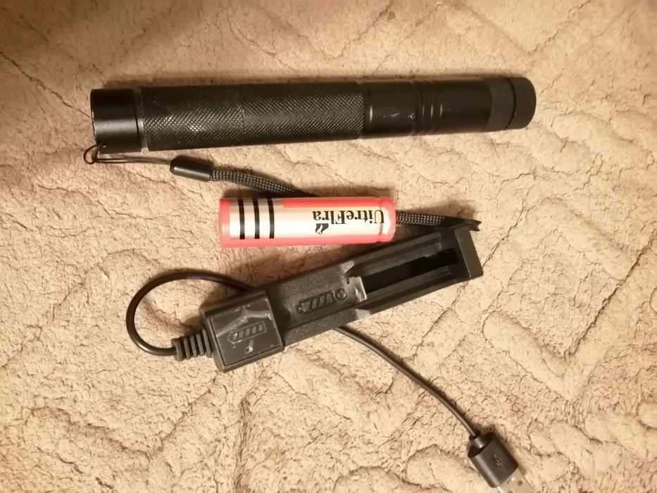 Лазерная указка.