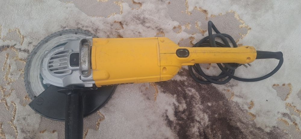 Polizor unghiular DeWALT 230mm cu garanție și cutie.