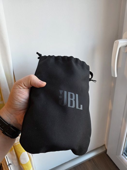 Vand casti over-the-ear JBL
