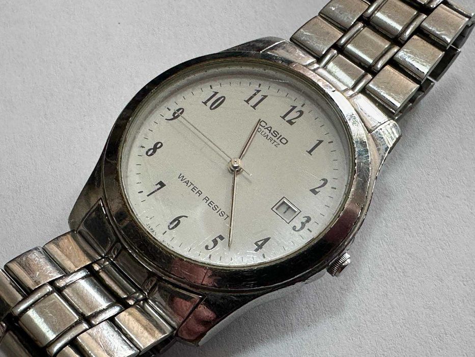 Продавам часовник Casio MTP-1141