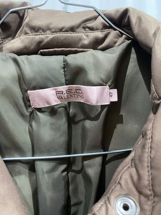 Палто с пух Red Valentino в кафеникаво каки