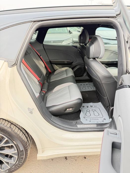 Продаётся электромобиль "Zeekr 007"