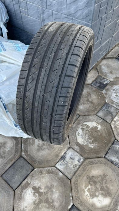 Шины 245,45 R18 продам